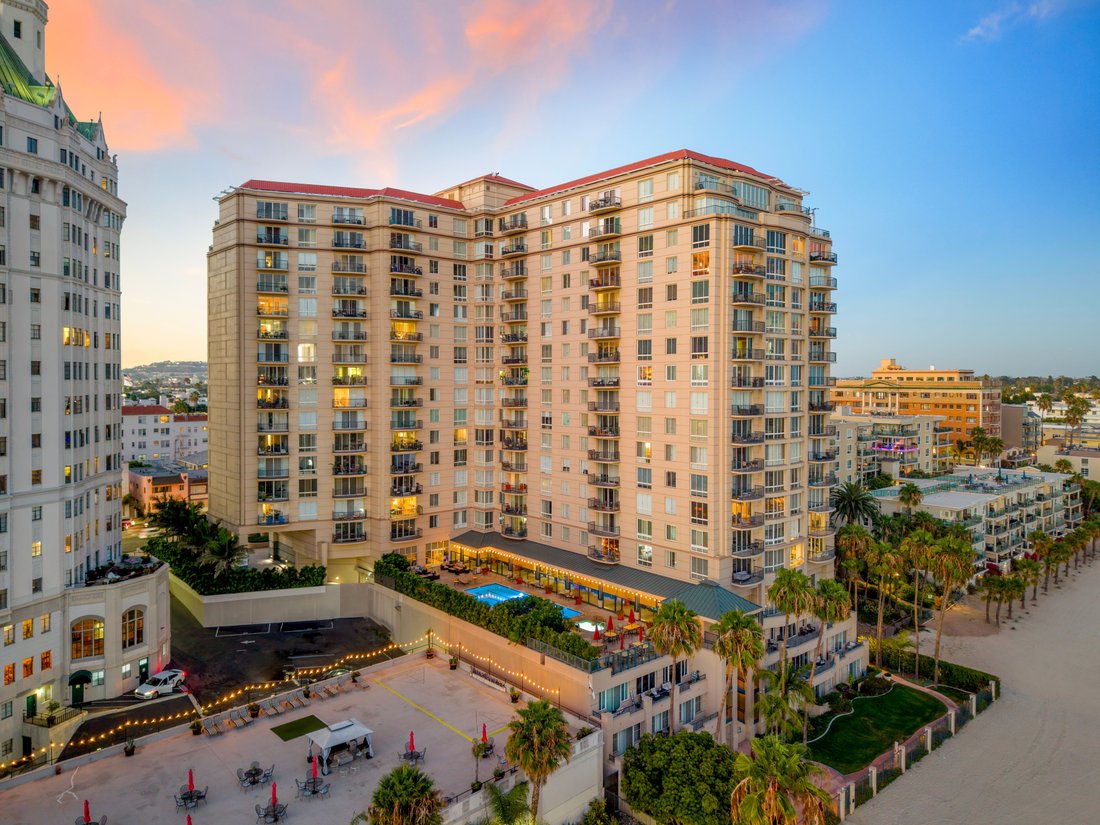 Condo in Signal Hill, California, United States 3 - 18673048
