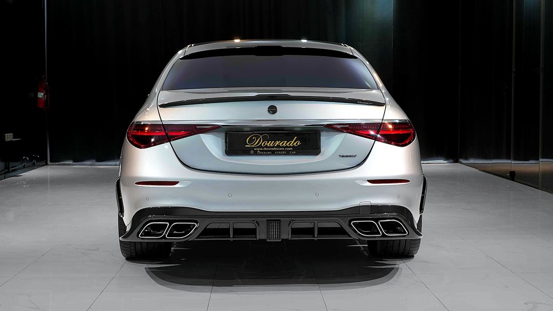 Sedan in Dubai, United Arab Emirates 5 - 18672991