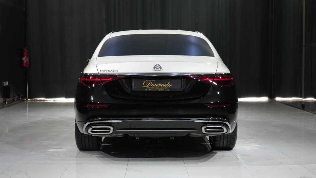 Sedan in Dubai, United Arab Emirates 5 - 18672988