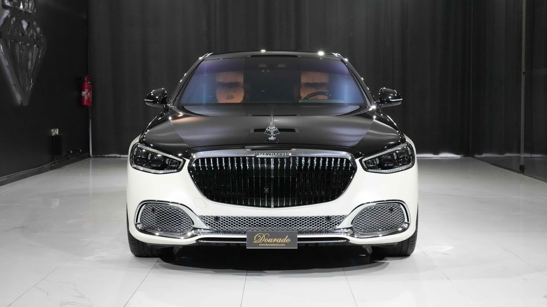 Sedan in Dubai, United Arab Emirates 2 - 18672985