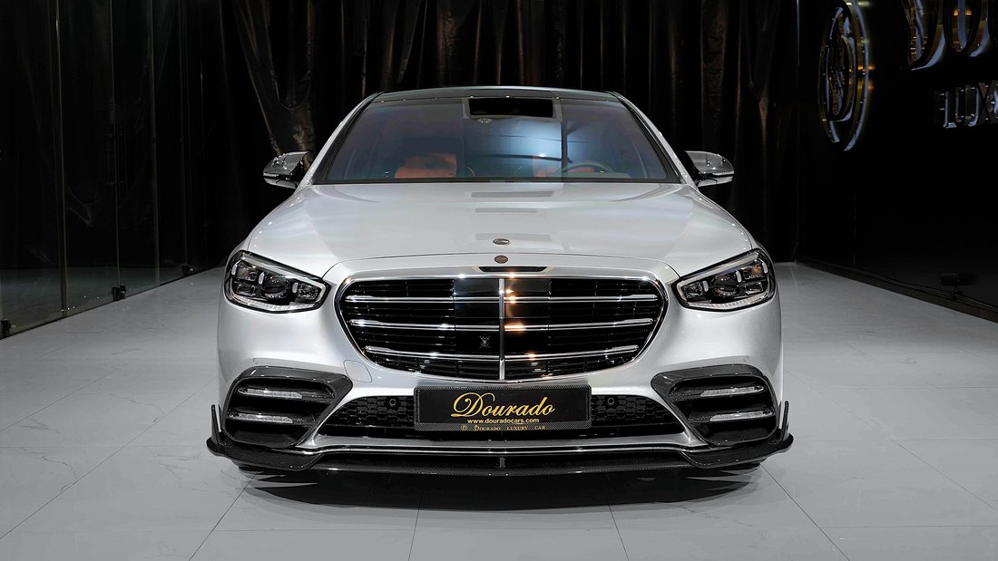 Sedan in Dubai, United Arab Emirates 2 - 18672991