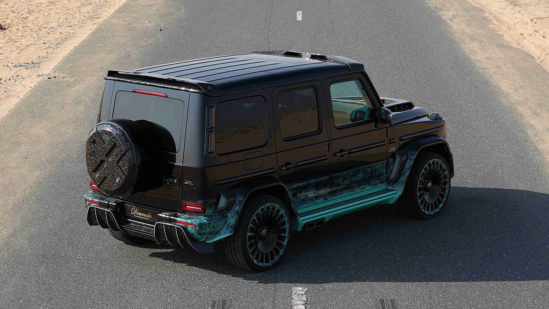 Suv in Dubai, United Arab Emirates 4 - 18673036