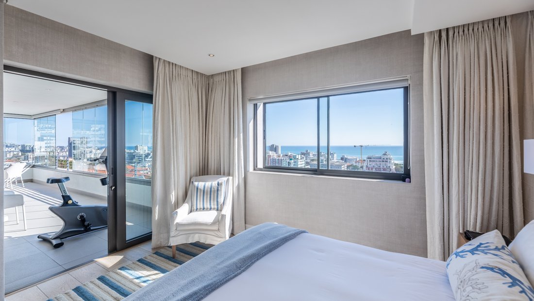 Apartment in Sea Point, Cape Town, South Africa 3 - 18673067