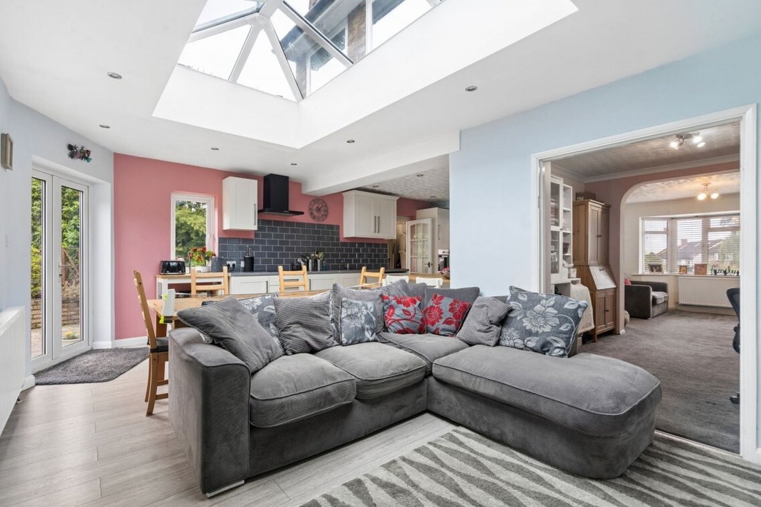 House in Chalfont Saint Peter, England 3 - 18131481