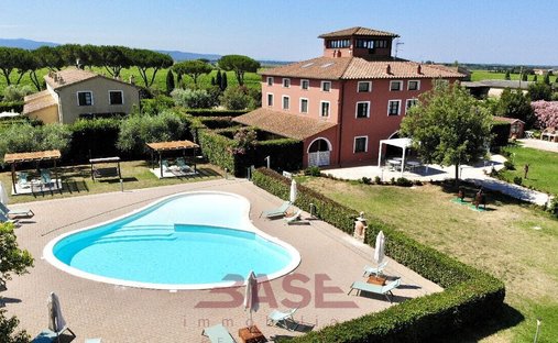 Villa in Castagneto Carducci, Tuscany, Italy 1