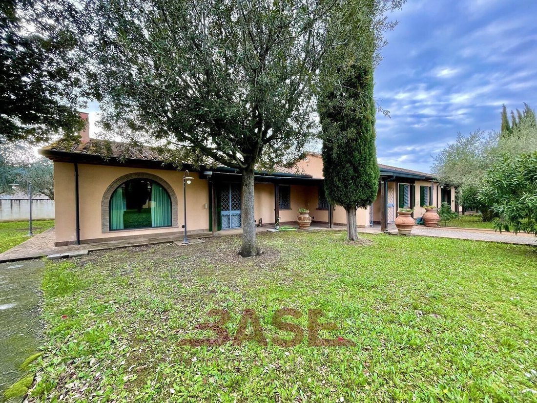 Villa in Cecina Centro, Cecina, Tuscany 2 - 18673529