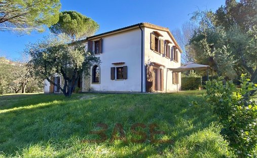 Country House in Montescudaio, Tuscany, Italy 1