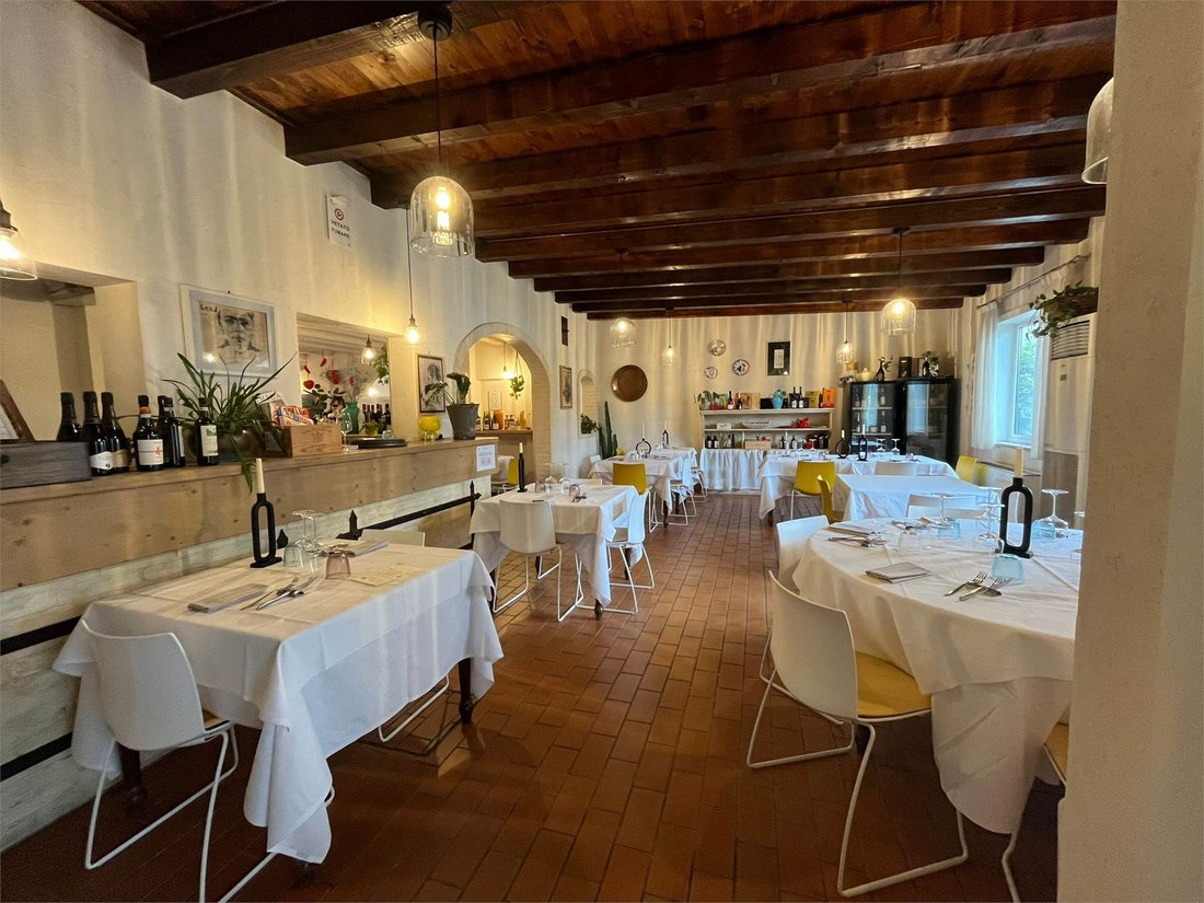 Estate in Montebelluna, Veneto, Italy 2 - 18673176