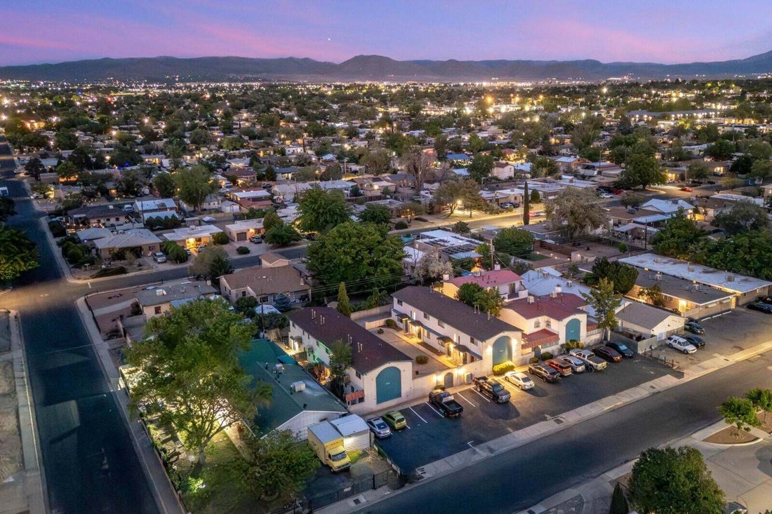 Albuquerque, New Mexico, United States 1 - 18673115