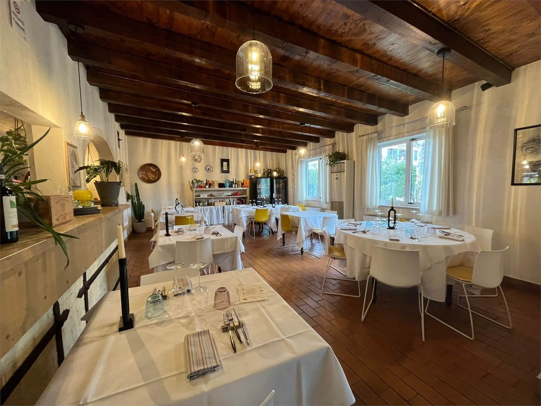 Estate in Montebelluna, Veneto, Italy 1 - 18673176