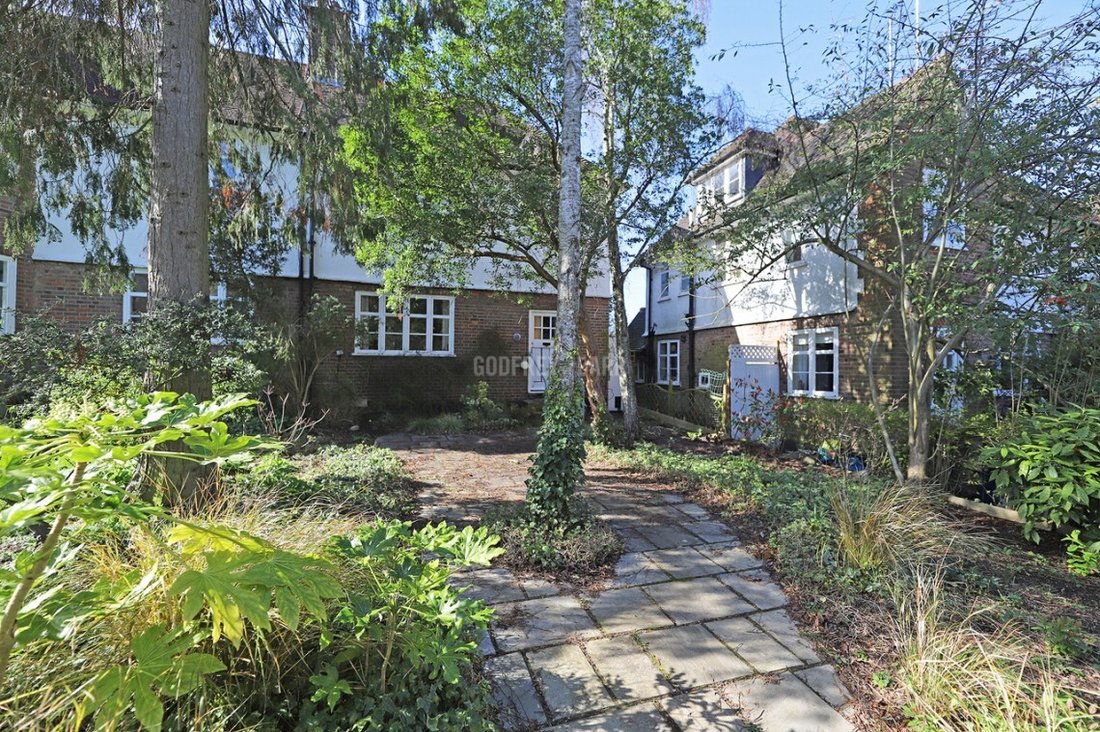 House in Charing Cross, Westminster, England 1 - 16777026