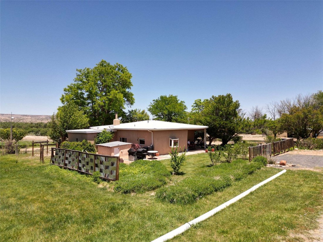 House in Española, New Mexico, United States 1 - 18673128