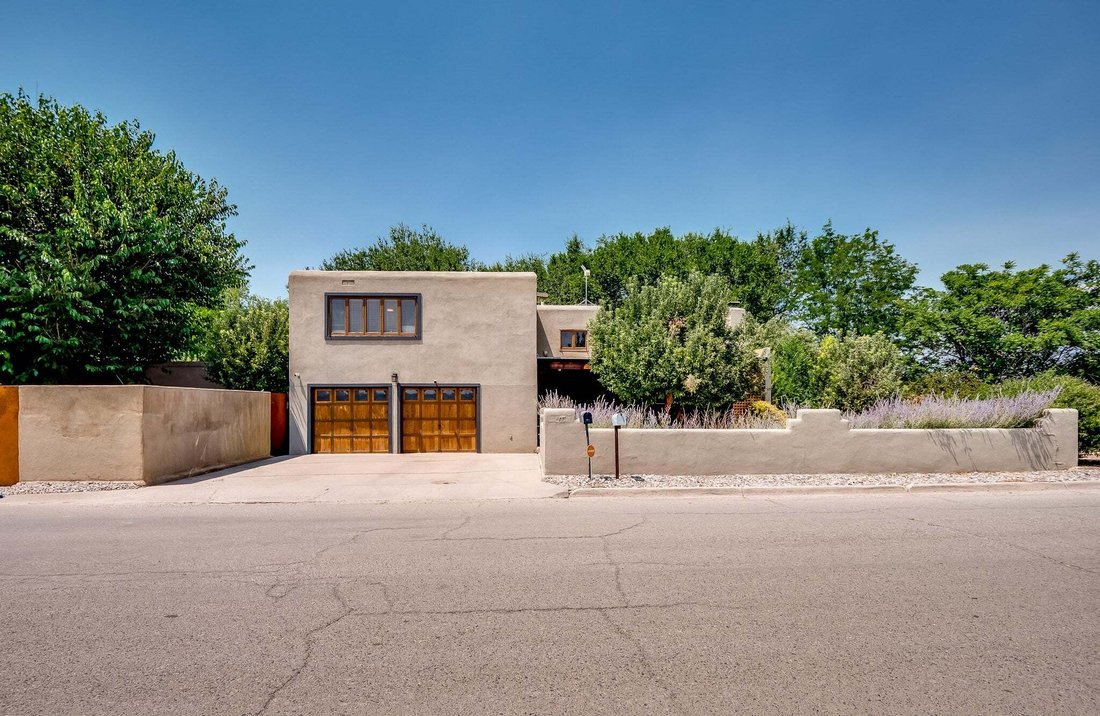 House in Española, New Mexico, United States 1 - 18673131
