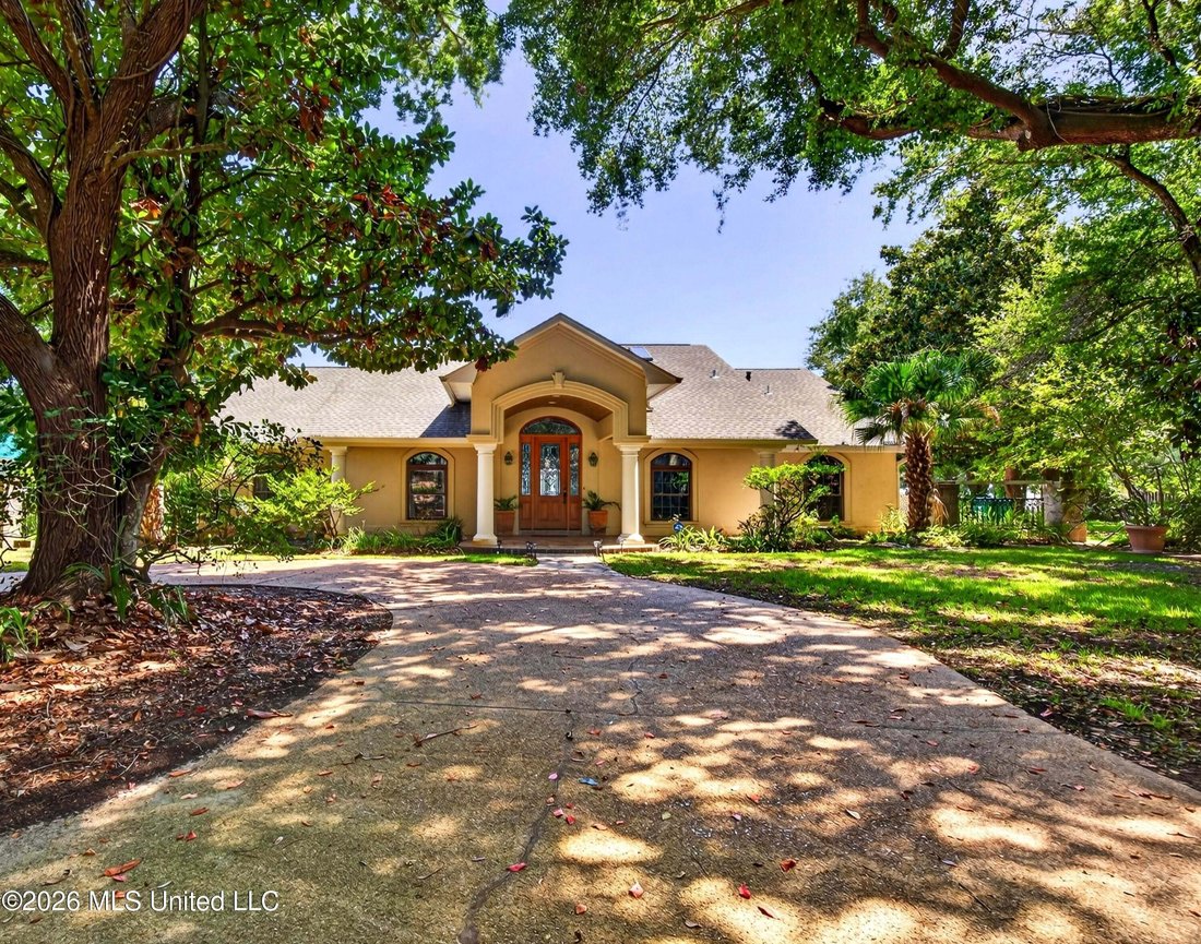 House in Gautier, Mississippi, United States 1 - 18673148
