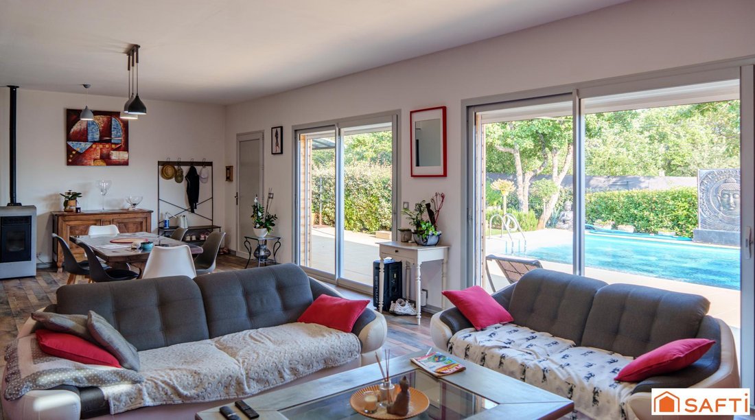 House in Saint-Saturnin-lès-Apt, Provence-Alpes-Côte d'Azur, France 4 - 16032115
