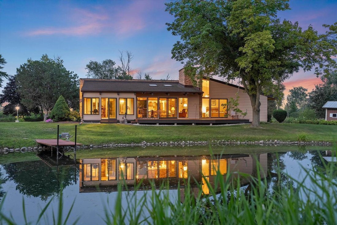 House in Sheboygan Falls, Wisconsin, United States 1 - 18673450