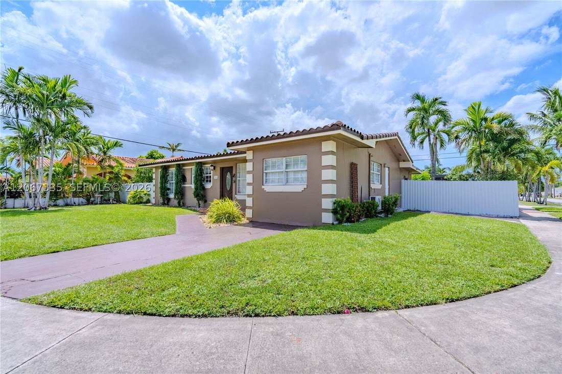 House in Hialeah, Florida, United States 1 - 18612506