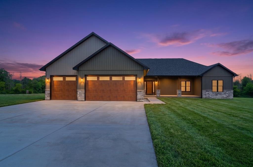 House in Mishicot, Wisconsin, United States 2 - 18673438