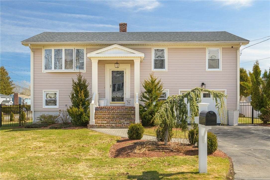House in Bristol, Rhode Island, United States 3 - 18673399