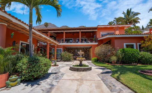 House in San Juan Cosalá, Jalisco, Mexico 1