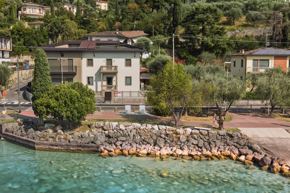 Apartment in Torri del Benaco, Veneto, Italy 1 - 18674373