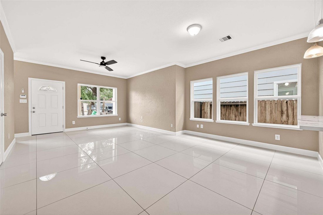 Houston, Texas, United States 4 - 18674354