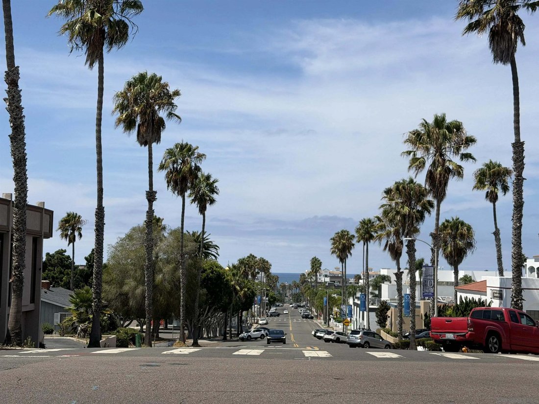 Oceanside, California, United States 2 - 18674182