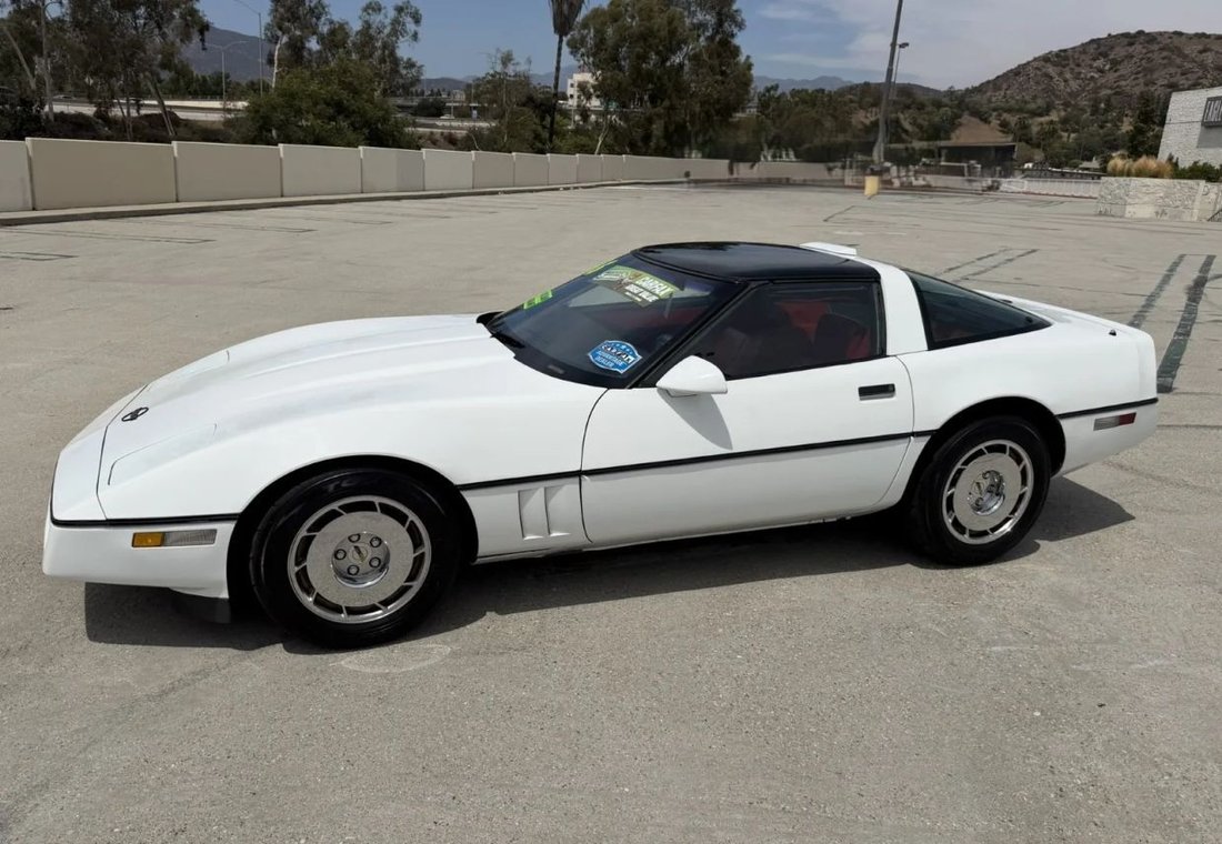 Coupe in Canoga Park, CA, United States 5 - 18678059