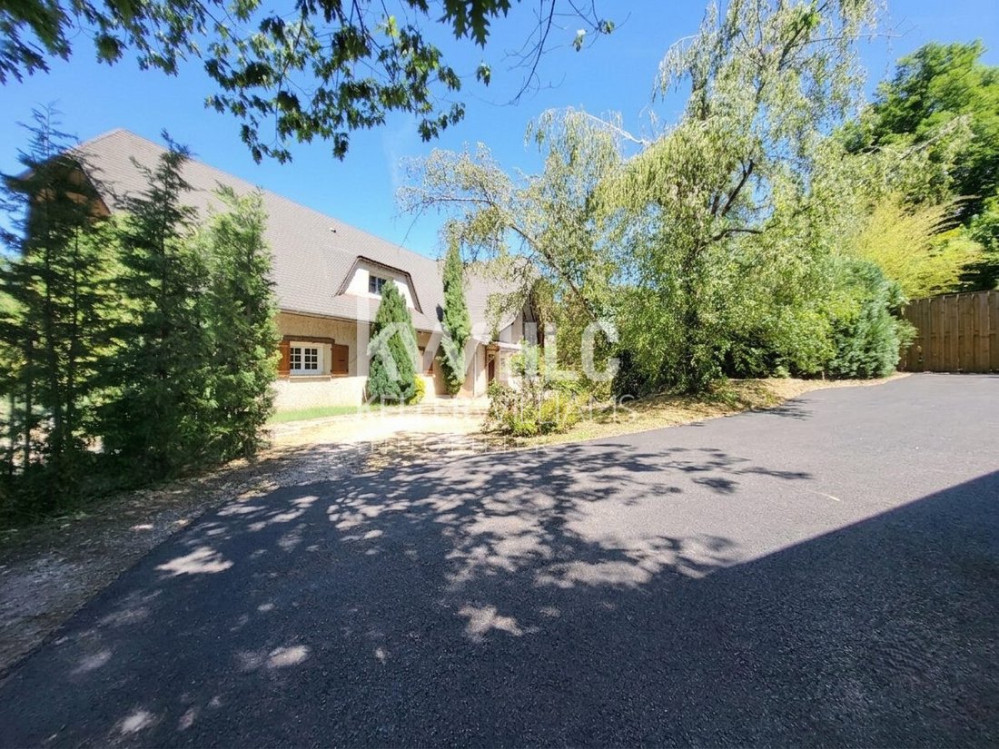 House in Saint-Priest-en-Jarez, Auvergne-Rhône-Alpes, France 1 - 18385081