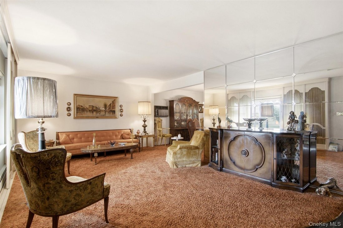 House in Smithtown, New York, United States 2 - 18677669