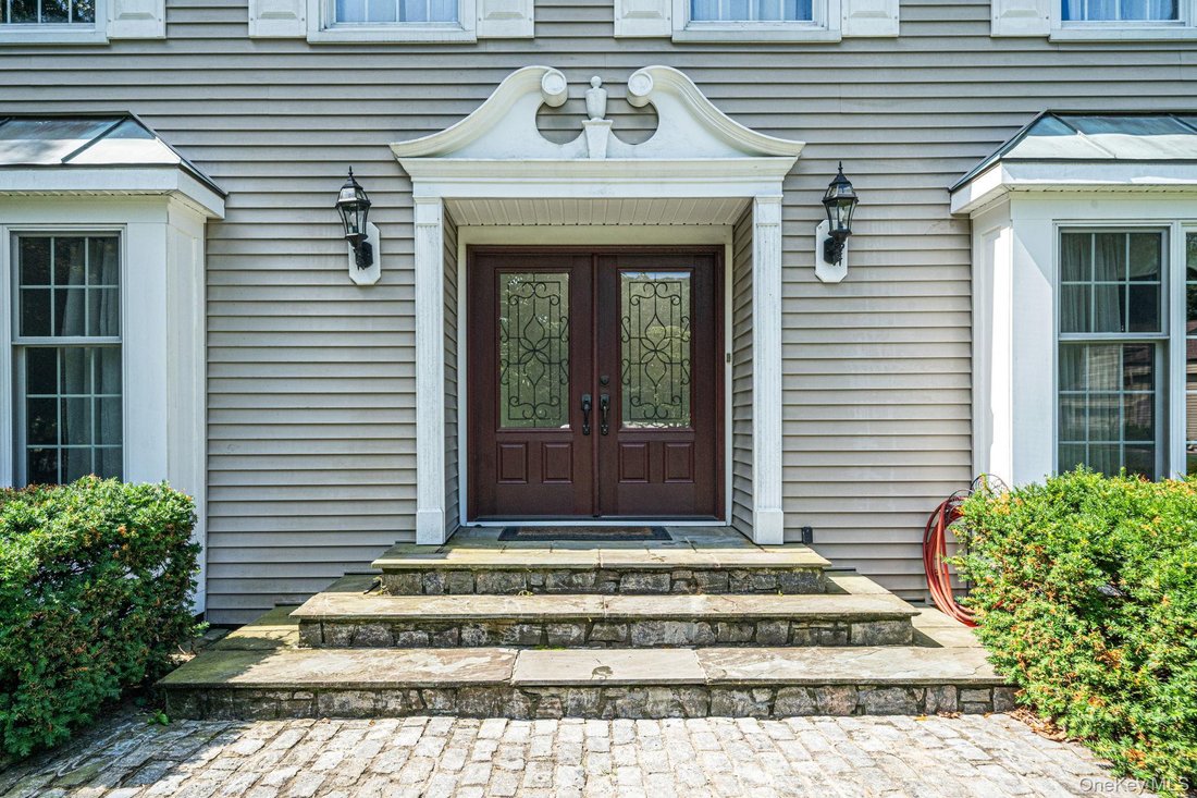 House in Port Jefferson Station, New York, United States 3 - 18677615