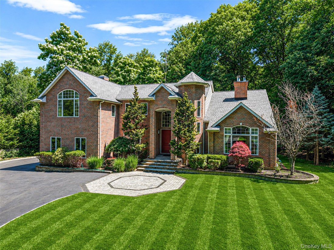 House in Smithtown, New York, United States 2 - 18677513