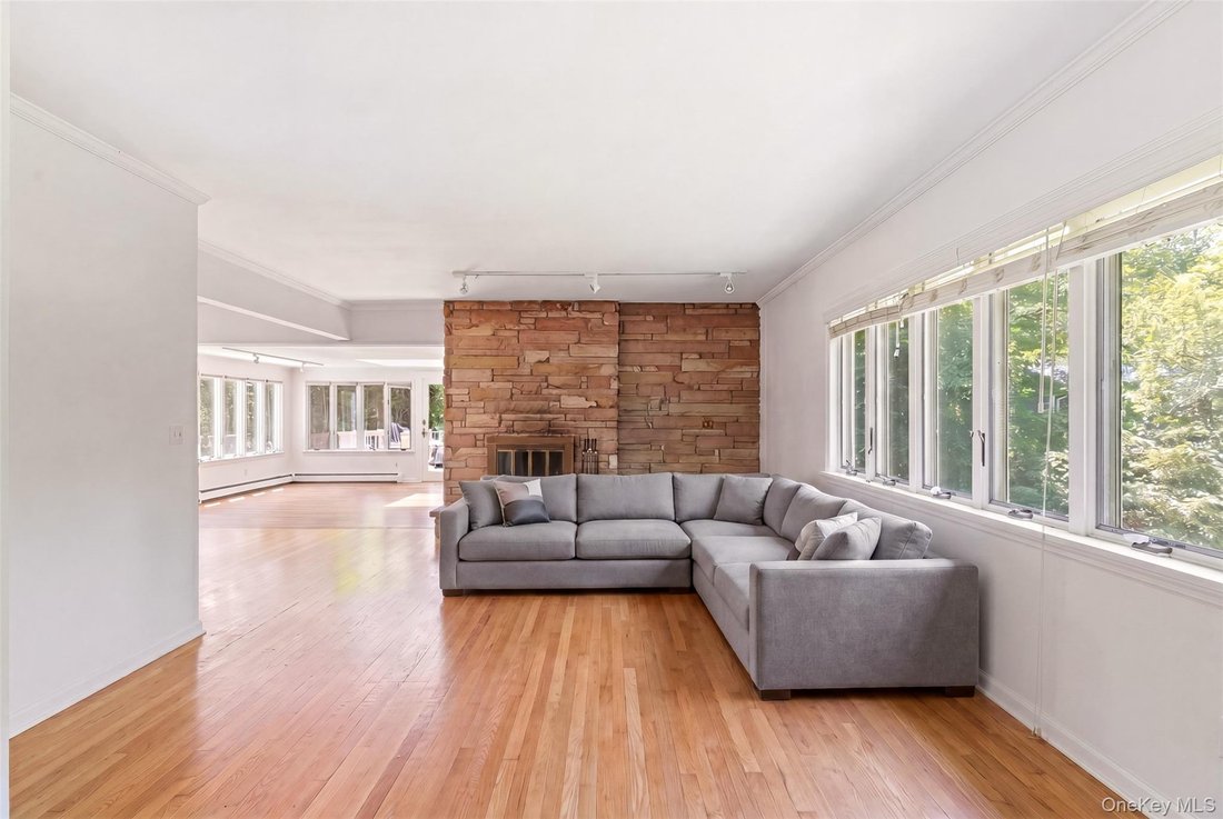 House in Halesite, New York, United States 4 - 18677655