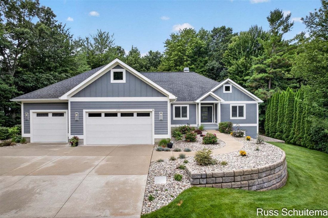 House in Norton Shores, Michigan, United States 1 - 18676765