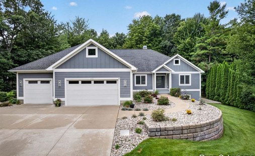 House in Norton Shores, Michigan, United States 1