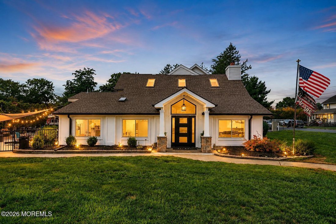 Leonardo, New Jersey, United States 1 - 18678302