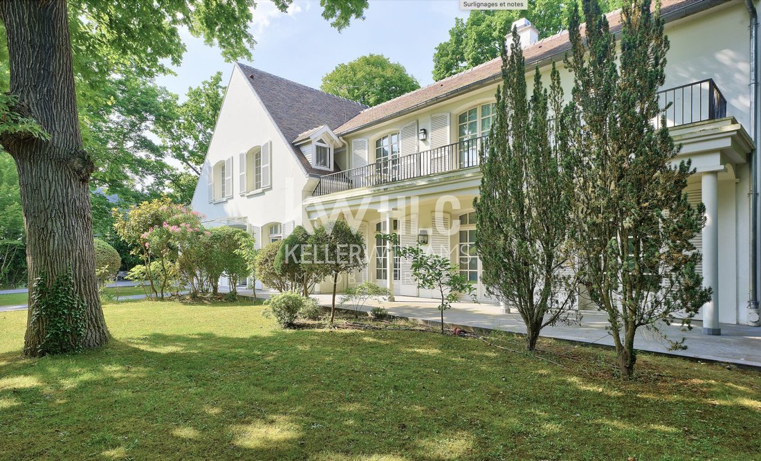 House in Le Vésinet, Ile-de-France, France 1 - 17912709