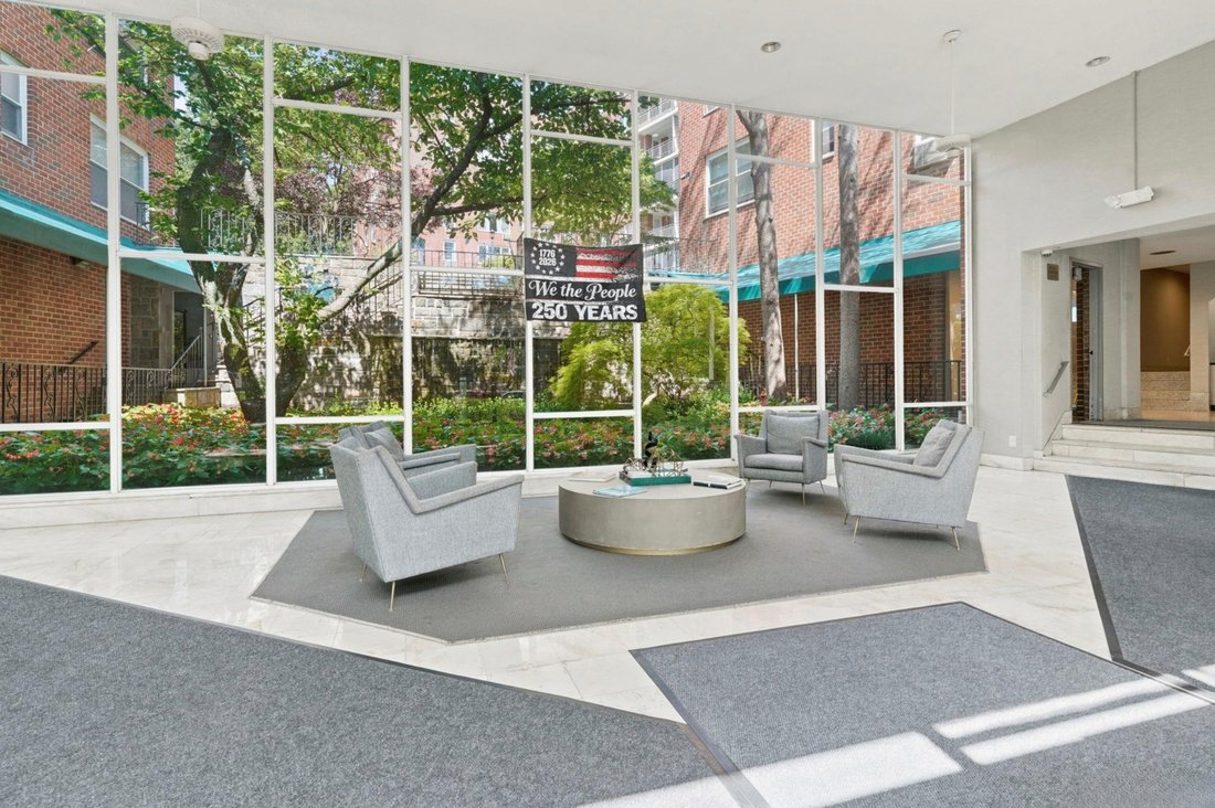Co Op in Scarsdale, New York, United States 1 - 18678473
