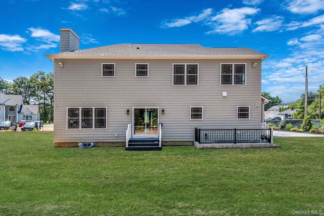 House in Port Jefferson Station, New York, United States 3 - 18677663