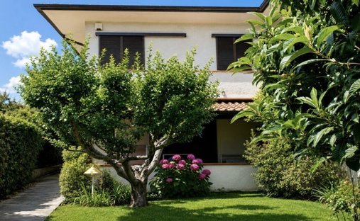 Villa en Tonfano, Pietrasanta, Italia 1
