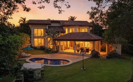 Haus in Santa Ana, San José, Costa Rica 1