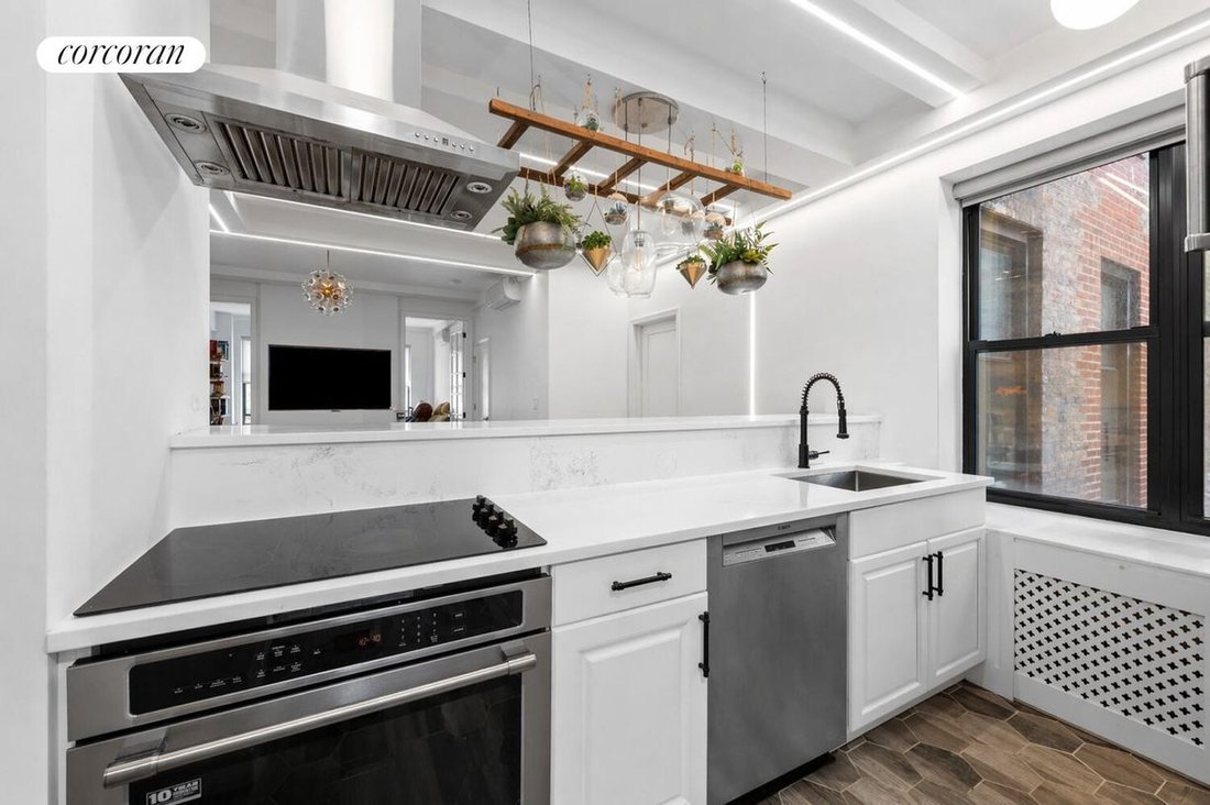 Co Op in New York, New York, United States 3 - 17755951