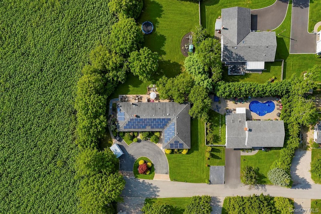 House in Blue Point, New York, United States 3 - 18677744