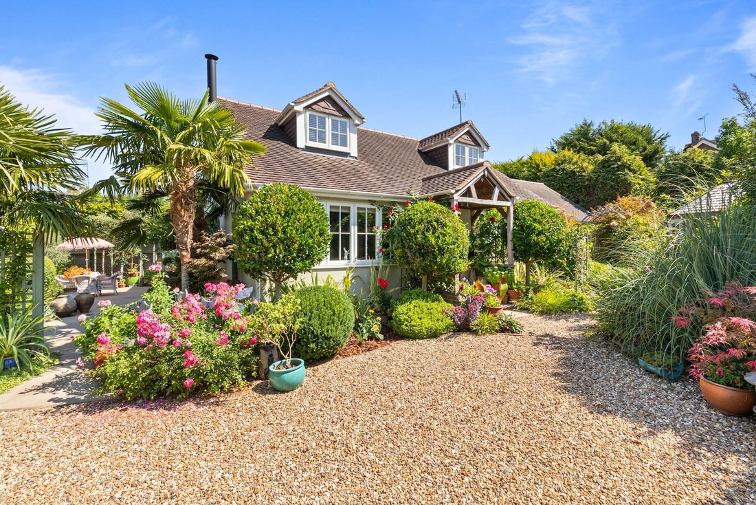 House in Mannings Heath, England 1 - 18674979
