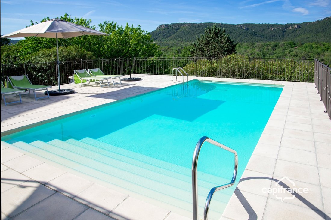 Villa in Bagnols-en-Forêt, Provence-Alpes-Côte d'Azur, France 1 - 16934031