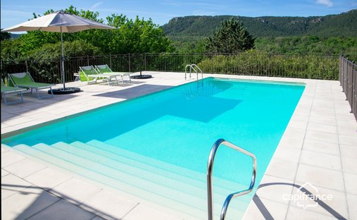 Villa in Bagnols-en-Forêt, Provence-Alpes-Côte d'Azur, France 1