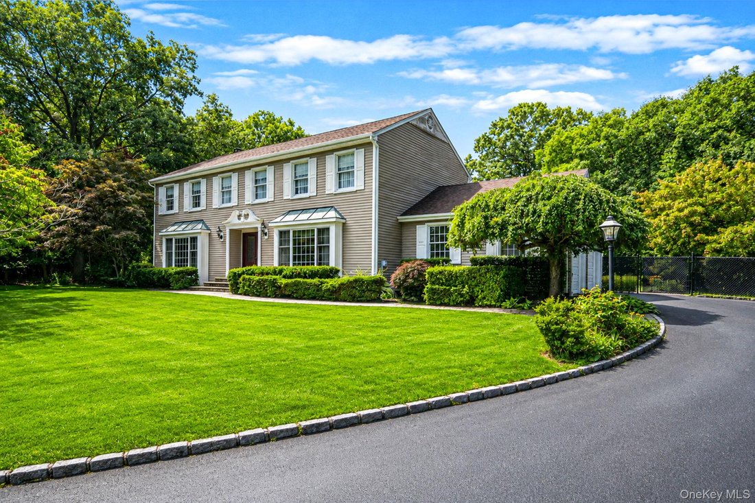 House in Port Jefferson Station, New York, United States 2 - 18677615