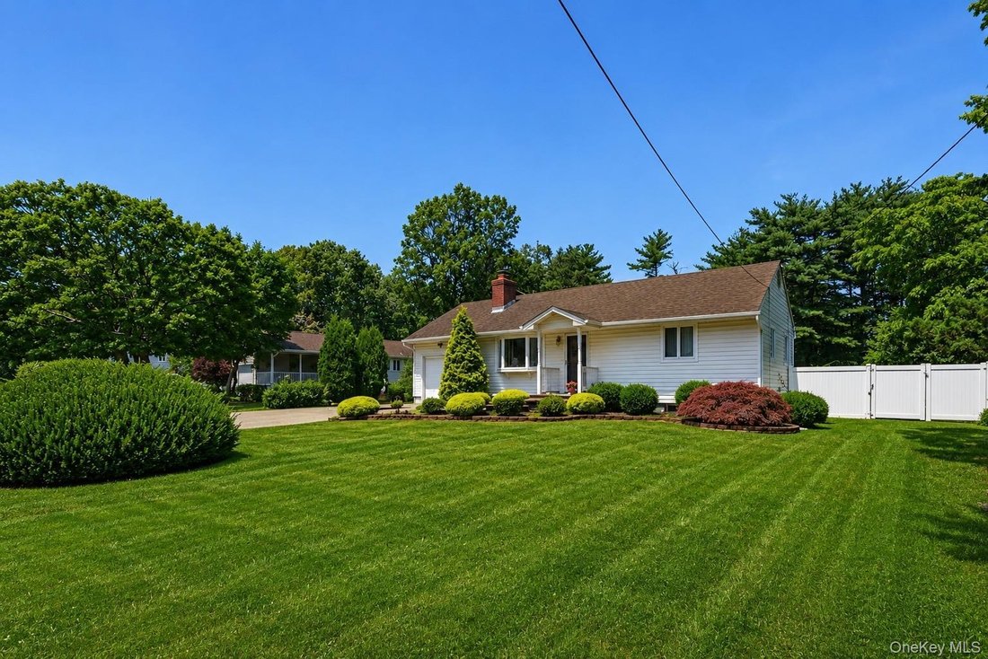 House in Huntington Station, New York, United States 1 - 18677606