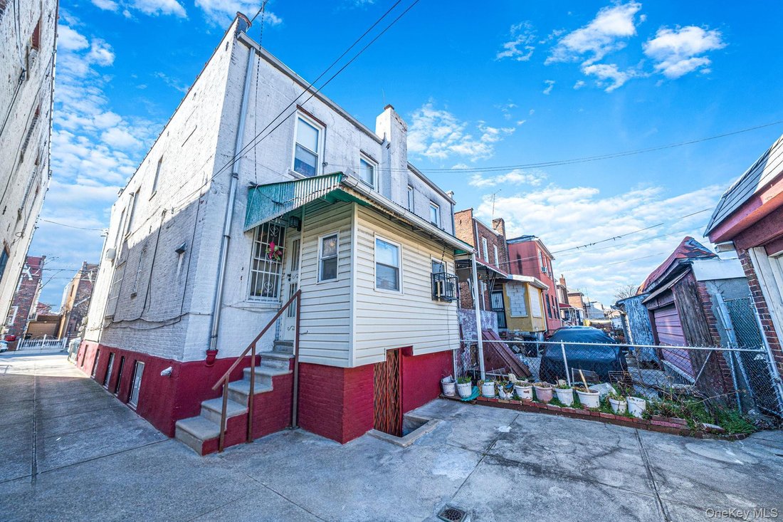 New York, New York, United States 4 - 18677490