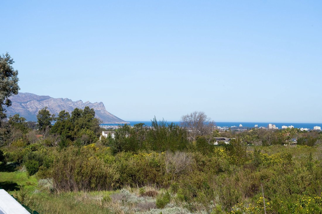 House in Erinvale Golf Estate, Cape Town, Western Cape 1 - 18675735